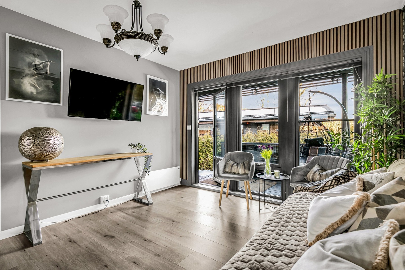 Stue med utgang til terrasse Galleribilde