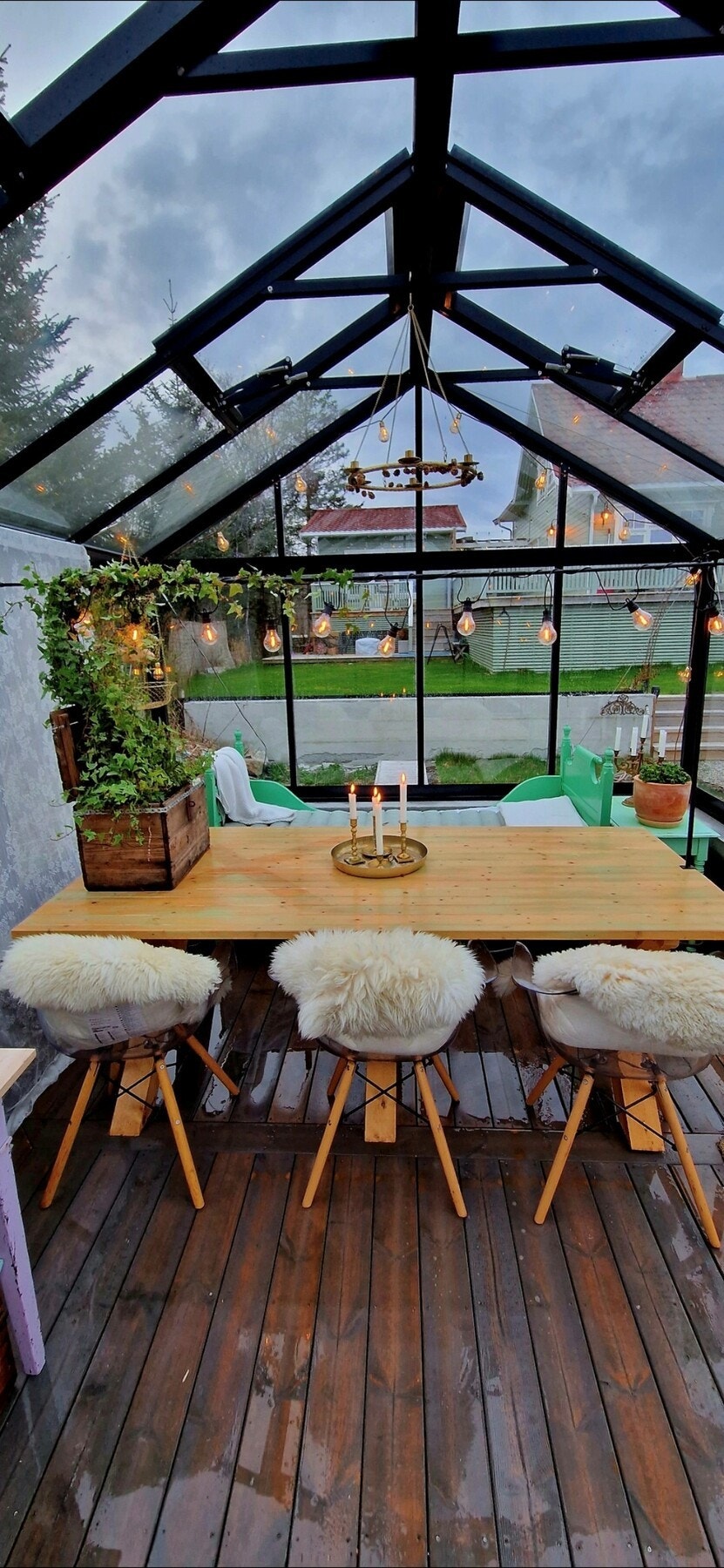 Drivhuset kan også brukes som oppholdsrom når man vil samle venner og familie. Galleribilde