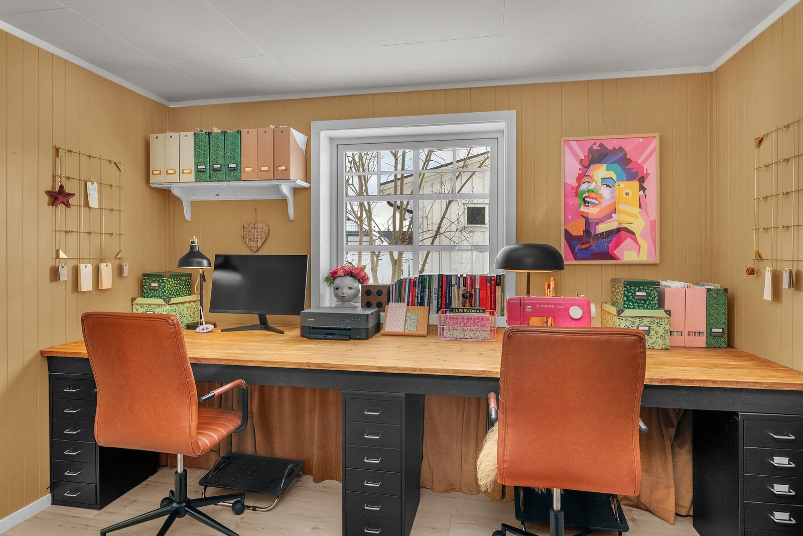 Denne delen er bygget i 1989. Etasjen over er bygget i 2018/19. Her er det god plass til ønsket møblement. Galleribilde