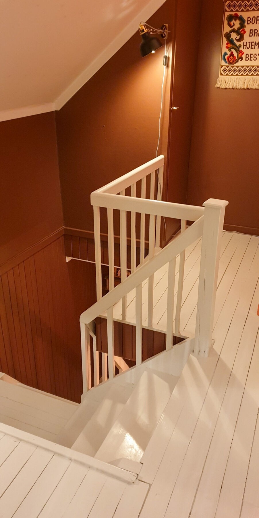 Trapp opp til 2 etasje hvor soverommene befinner seg. Galleribilde