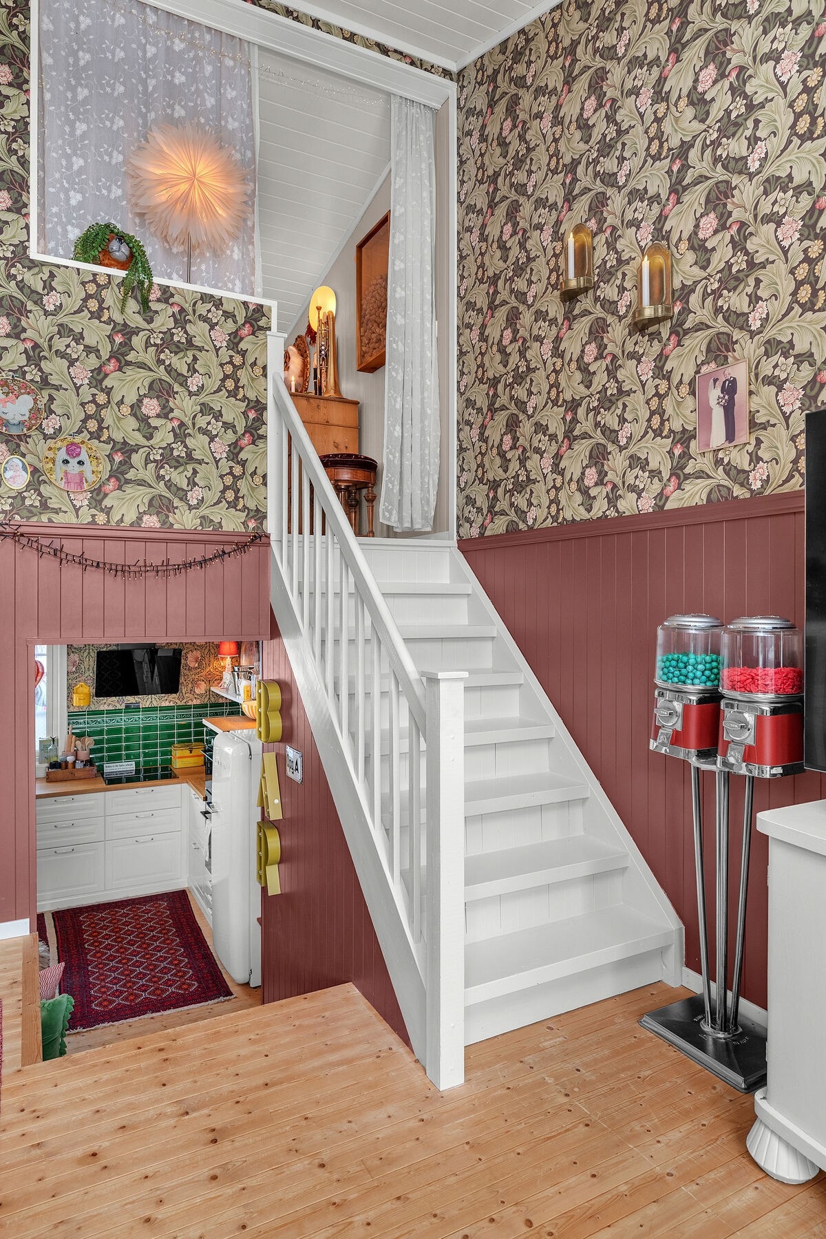 Trapp opp til loftstue. Galleribilde