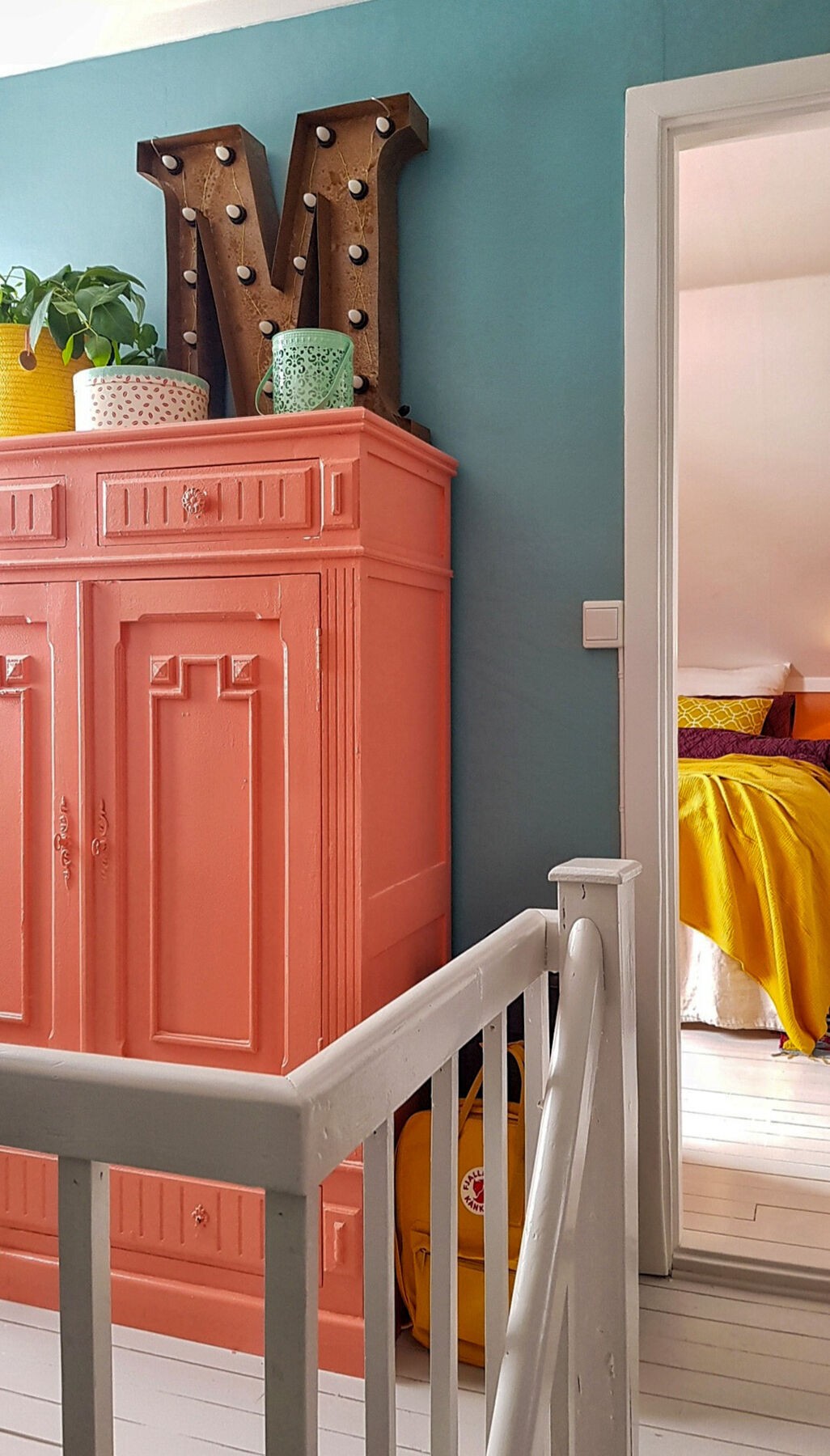 Spreke, fargerike valg på veggene. Galleribilde