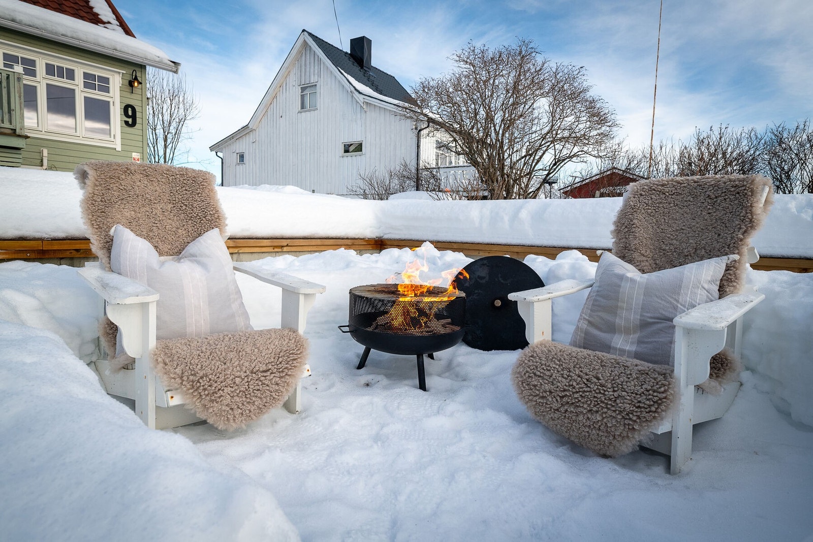 Uteområdet er tilrettelagt for koselige stunder. Galleribilde