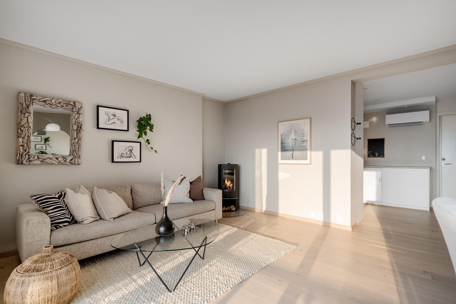 Rommene har flere vegger som åpner for smart møblering, perfekt for deg som liker å variere utrykket. Galleribilde