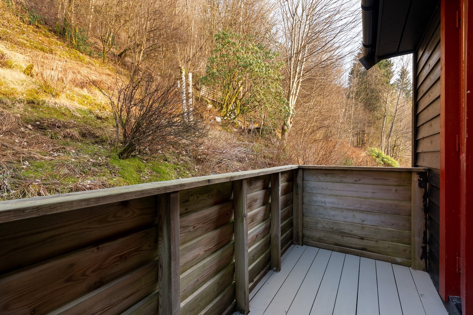 Altan med utgang fra 2. etasje. En hyggelig plass å nyte morgenkaffen. Galleribilde