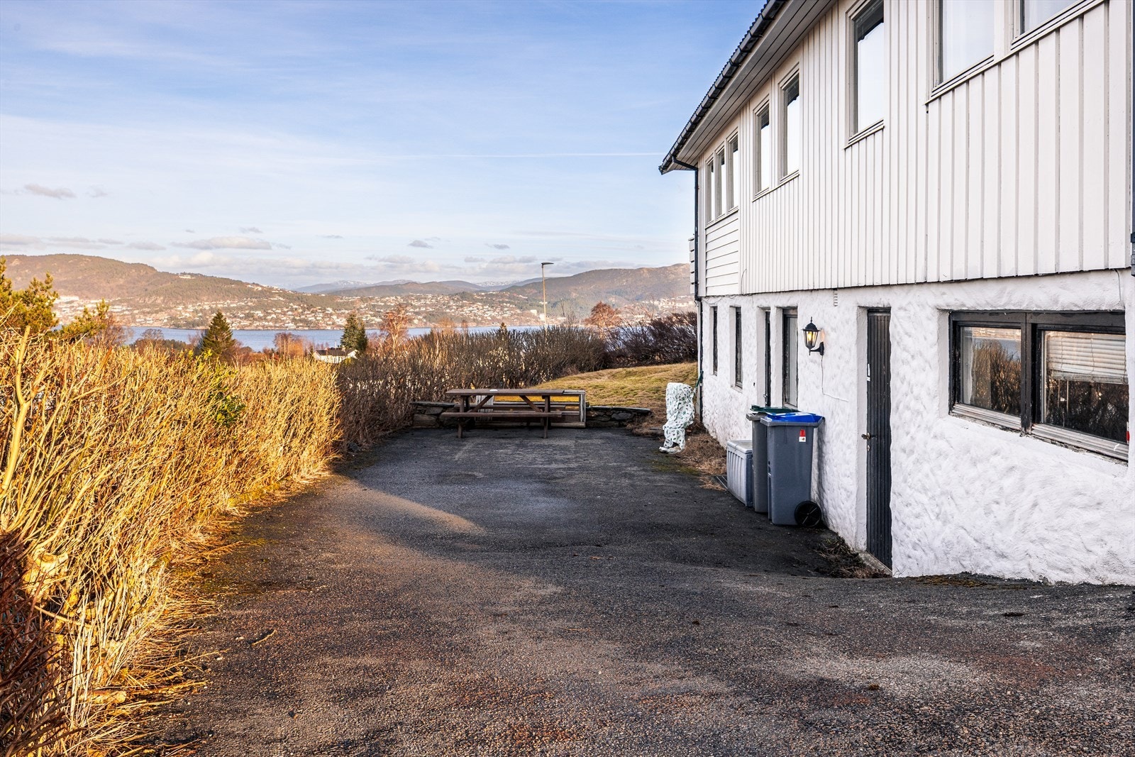 Neste boenhet er utleieleiligheten i underetasjen. Galleribilde