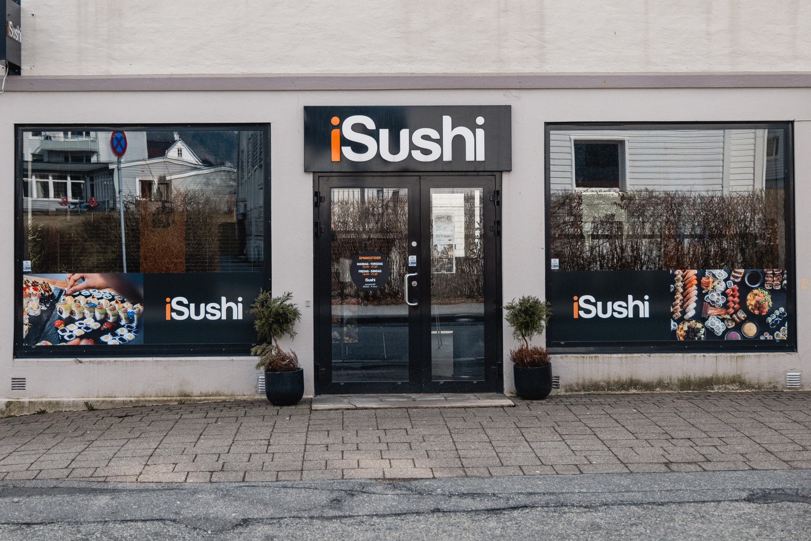 Området har et godt utvalg av spisesteder, som blant annet iSushi, Nawabs og pizzeria Galleribilde