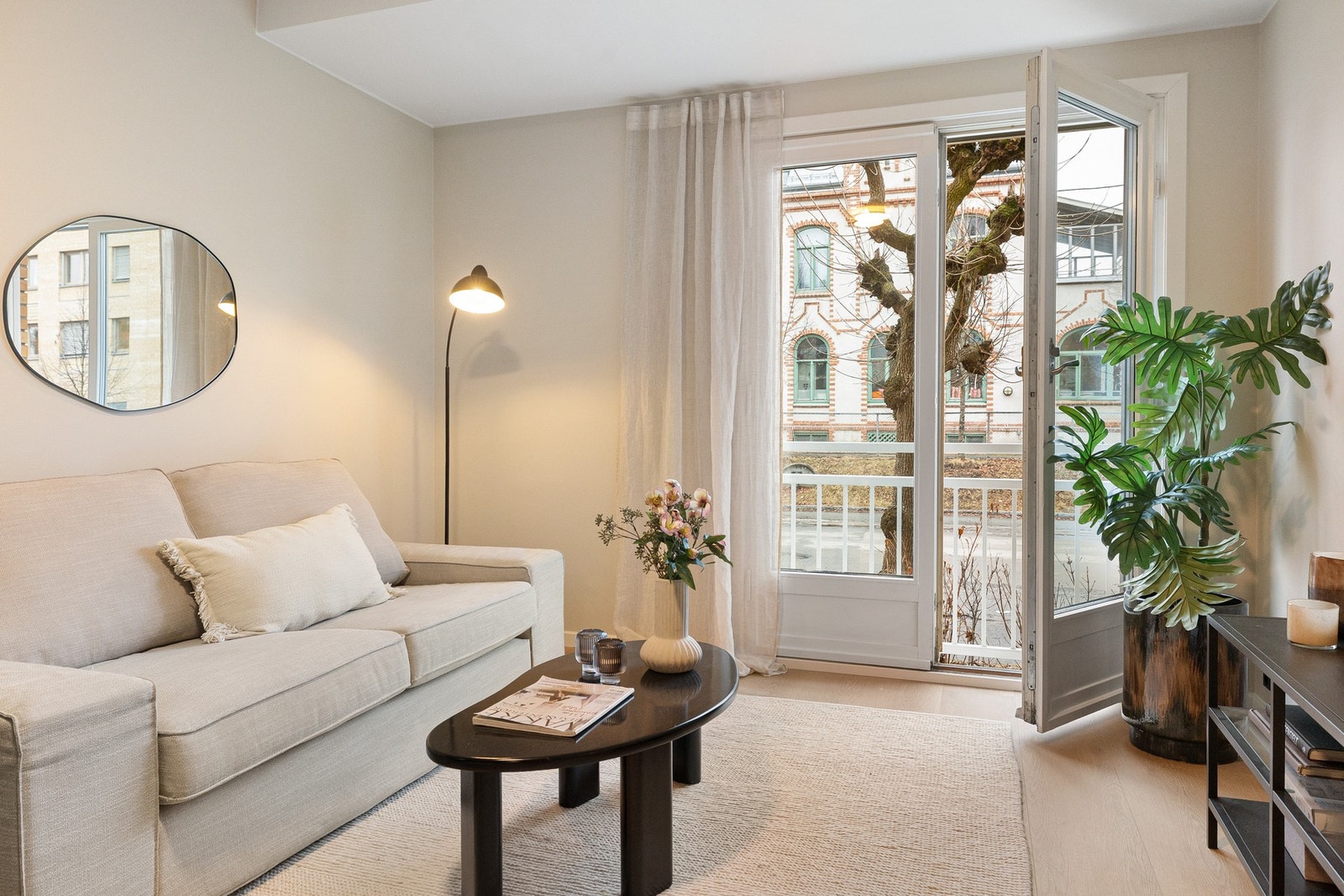 Nyoppusset og påkostet 3-roms i rolig sidegate på St. Hanshaugen.
Foto: Aakermann Photography (André Aakermann). Galleribilde