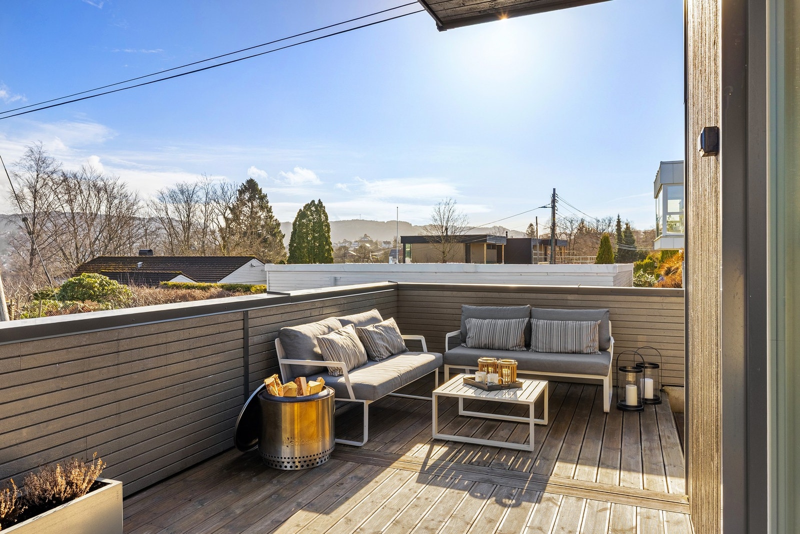 Her er det god plass til å skape mange lune og usjenerte uteplasser hvor fine dager kan nytes. Galleribilde