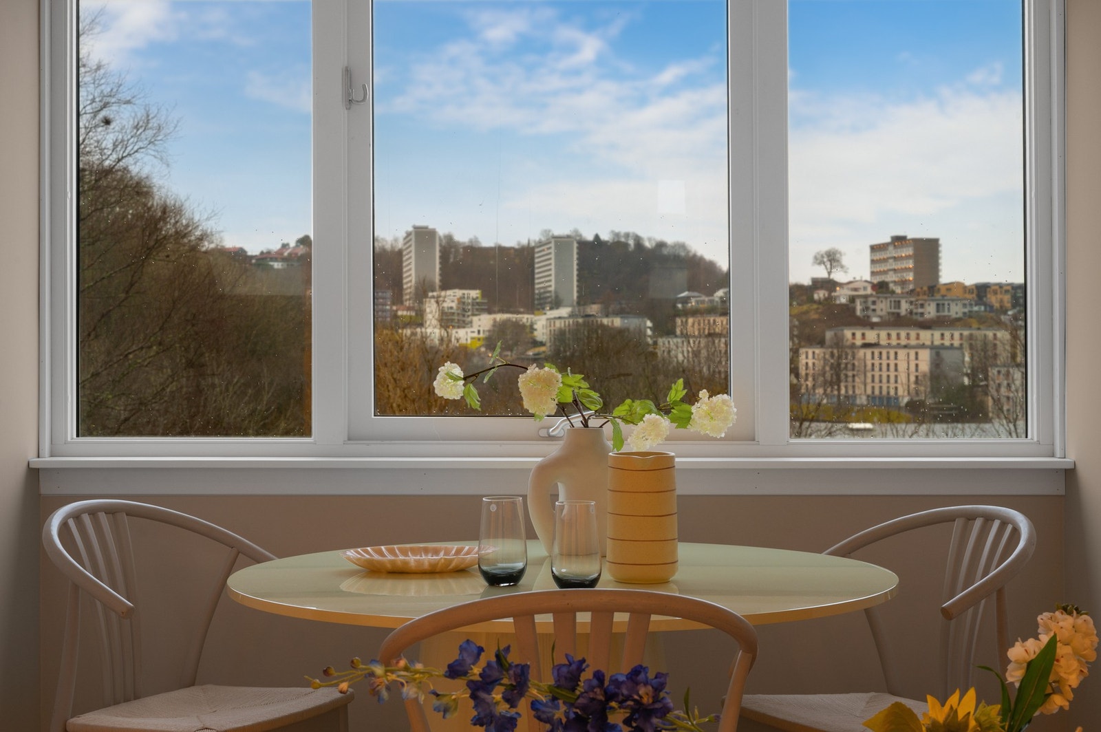 Velkommen til denne lekre og moderne 2-roms leiligheten med attraktiv beliggenhet. Galleribilde