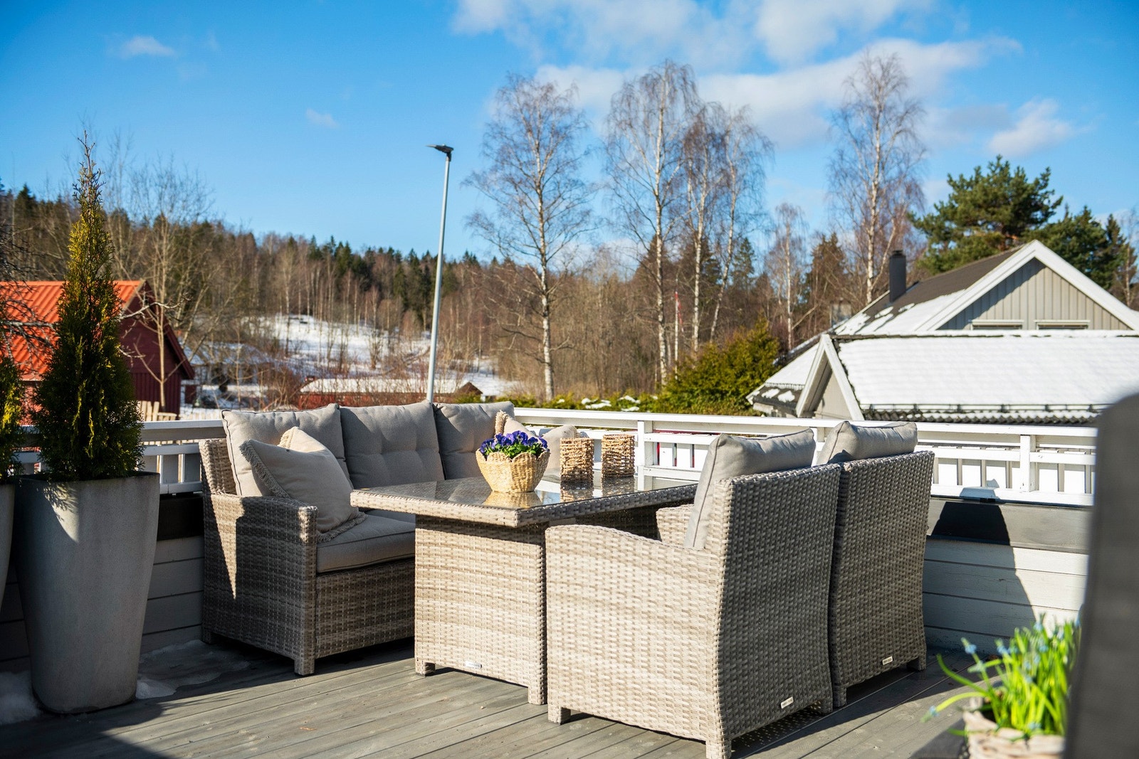 Fra soverom 4 har du direkte utgang til flott terrasse Galleribilde