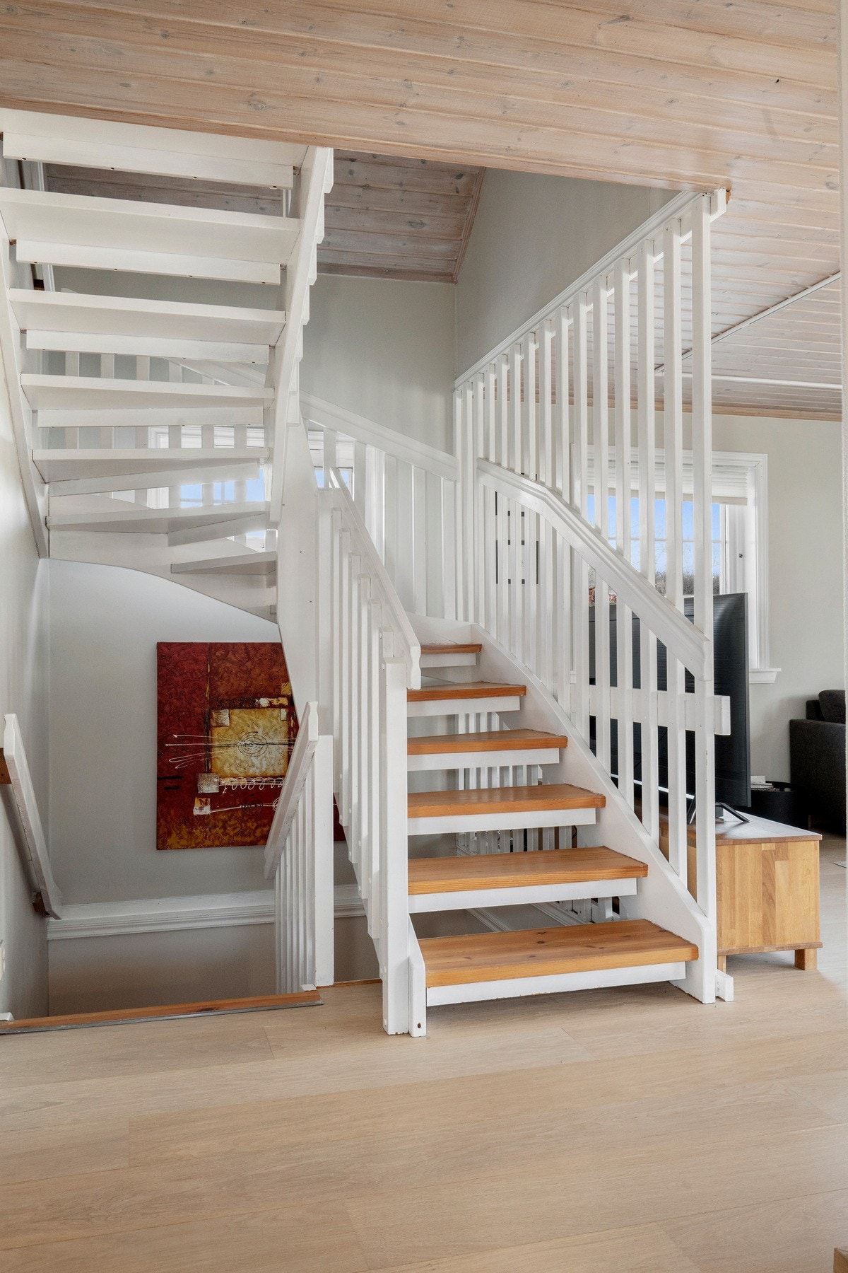 I boligens 2. etasje finner du fire soverom av god størrelse med gode innredningsmuligheter Galleribilde