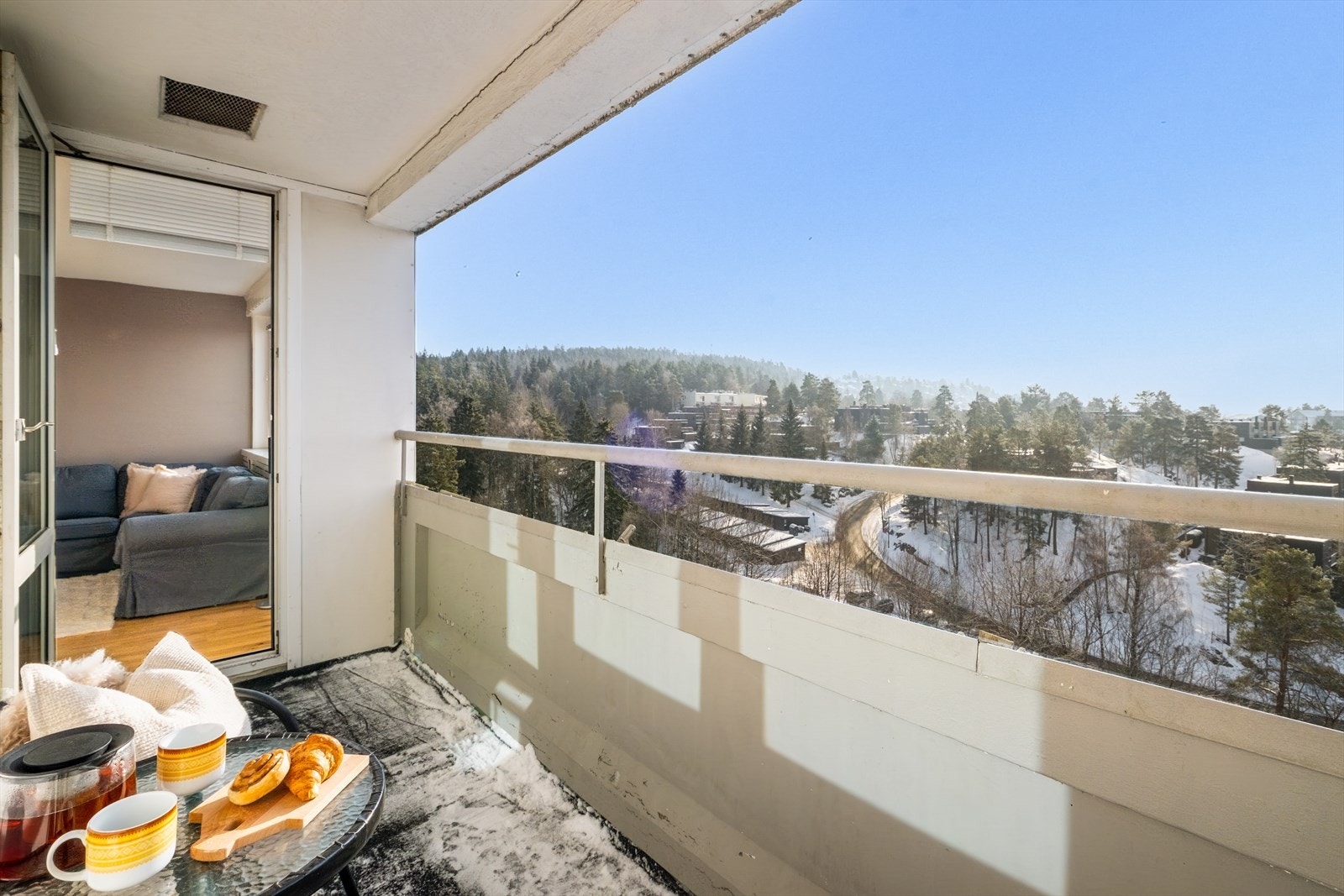 På balkongen er det sol fra kl.11:00 til ca. klokken 19:00 på sommeren. Galleribilde