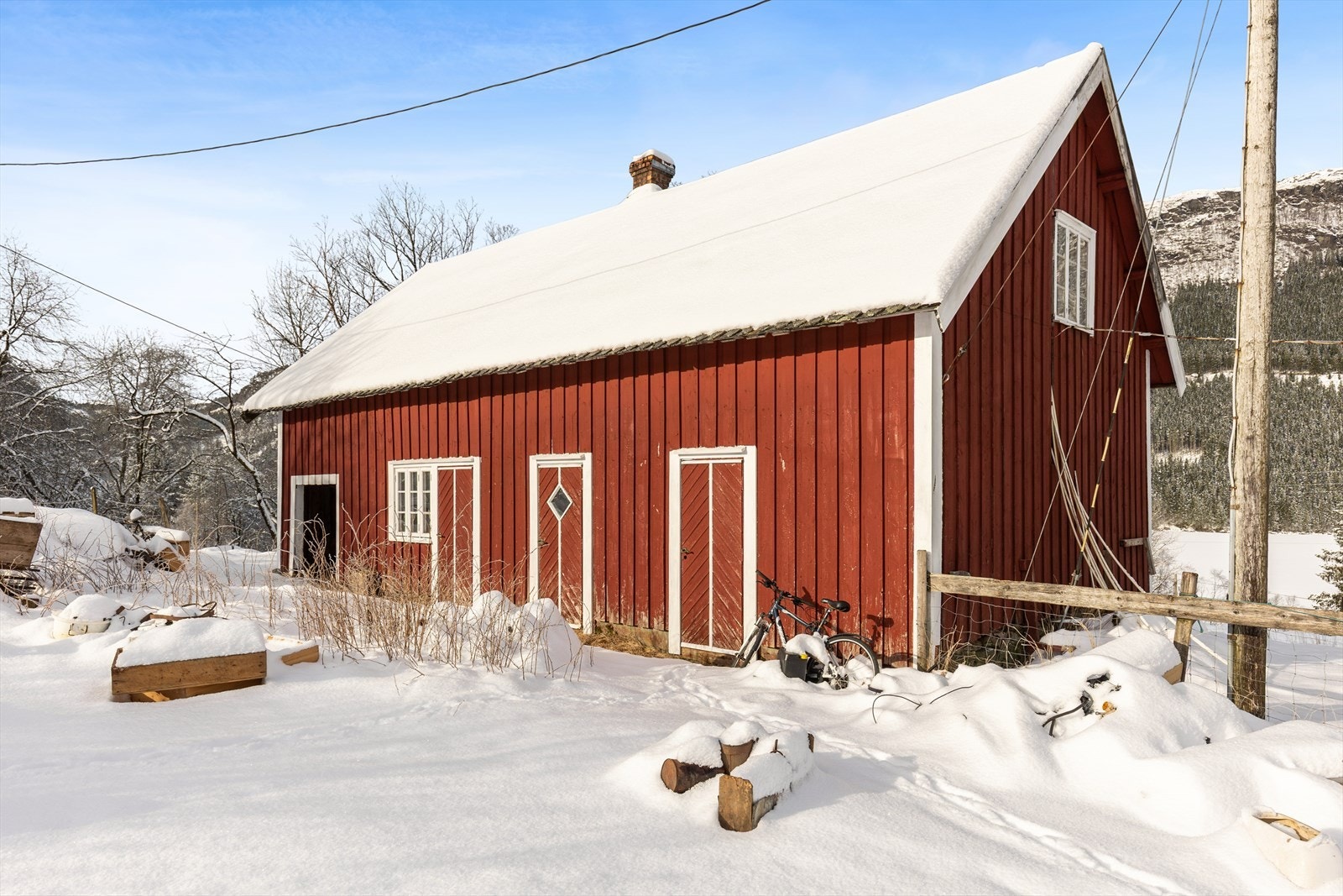 Eldre lagerbygg. Det må påregnes utbedringer for å sikre videre bruk. Galleribilde