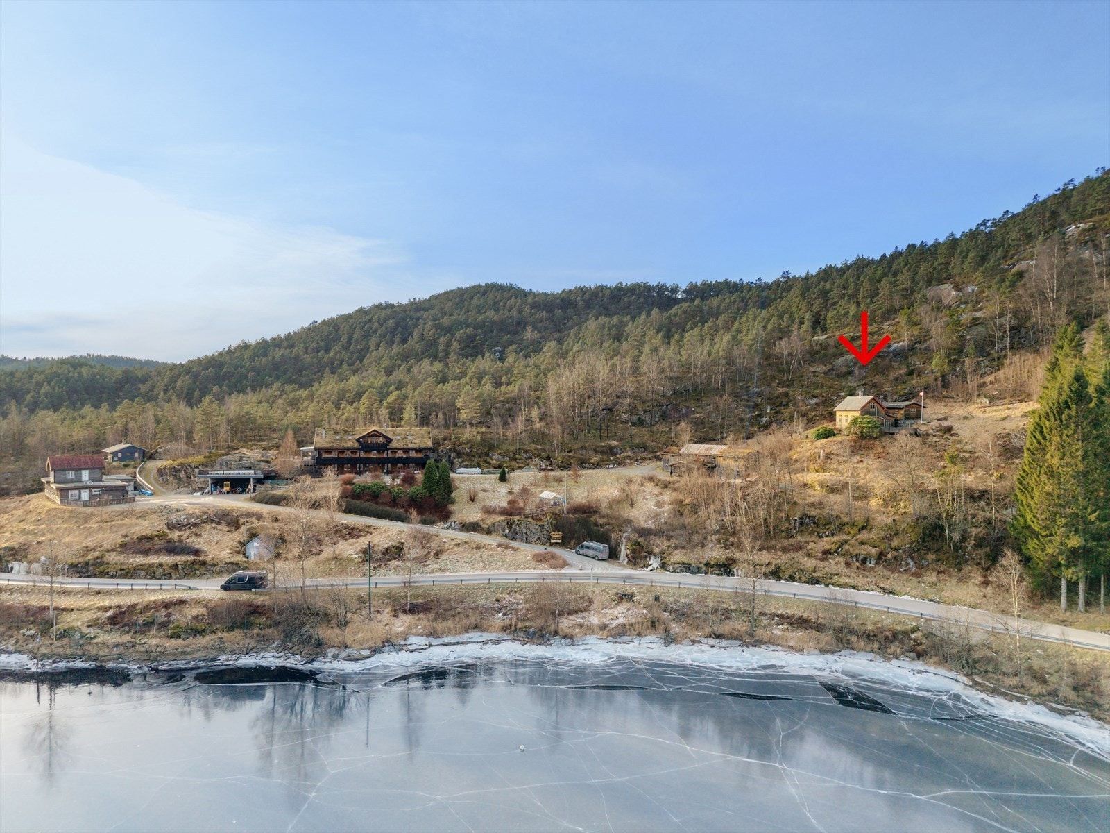 Naboeigedomen er også til sals. Sjekk ut finnkode: 453771679 Galleribilde
