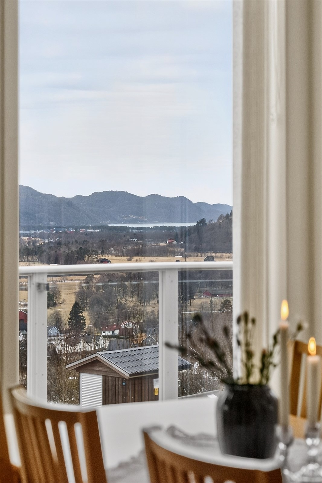 Vid utsikt, til Kvavik og Rosfjorden. Galleribilde