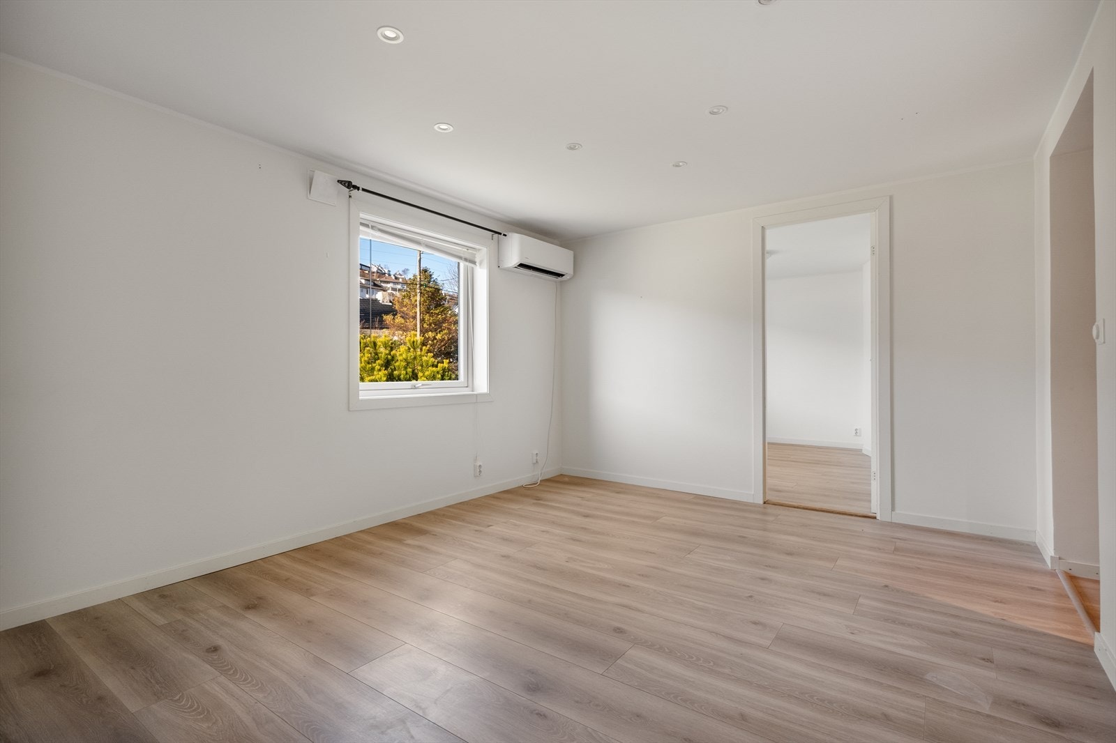 3-roms utleiedel i kjeller på ca. 58 kvm. med egen inngang Galleribilde