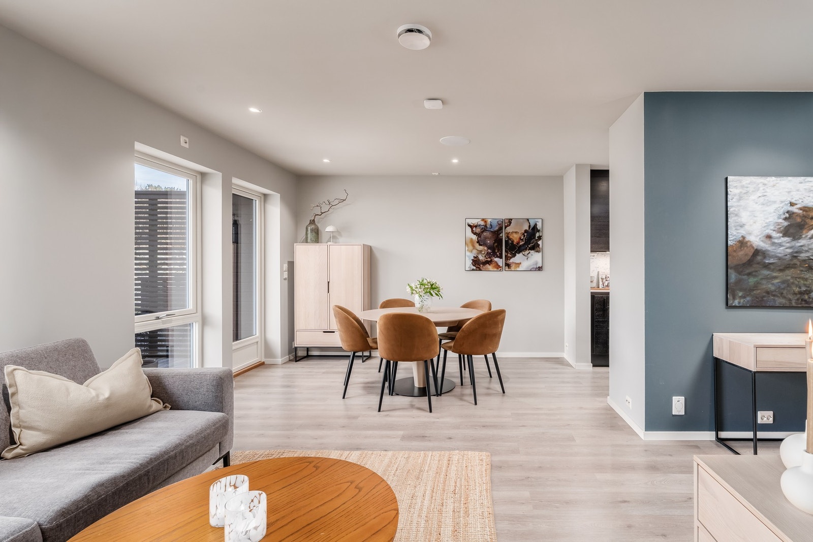 Leiligheten har en enkel og oversiktlig planløsning, som gjør den lett å møblere. Galleribilde