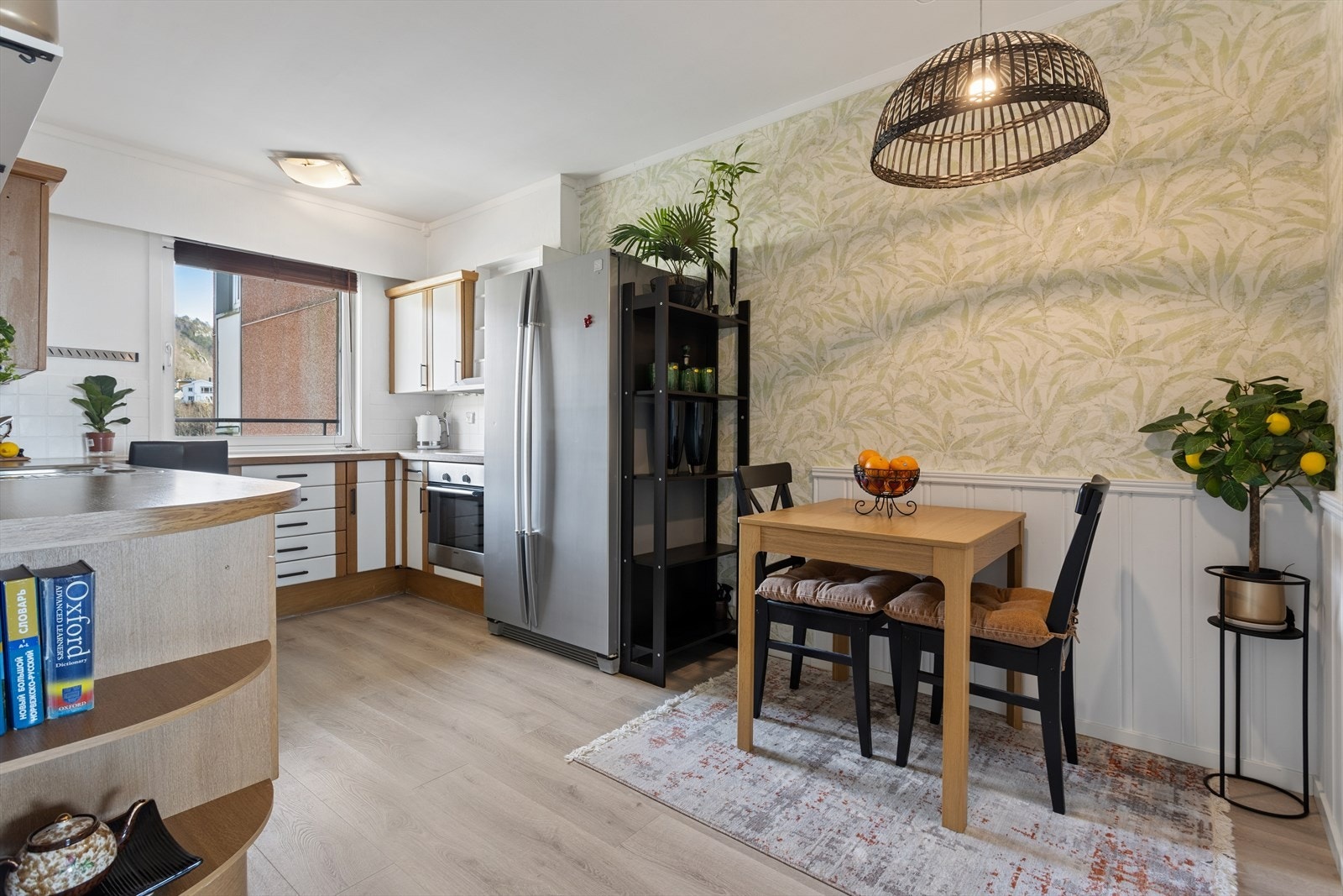 Det frittstående kjøleskapet medfølger også handelen. Galleribilde