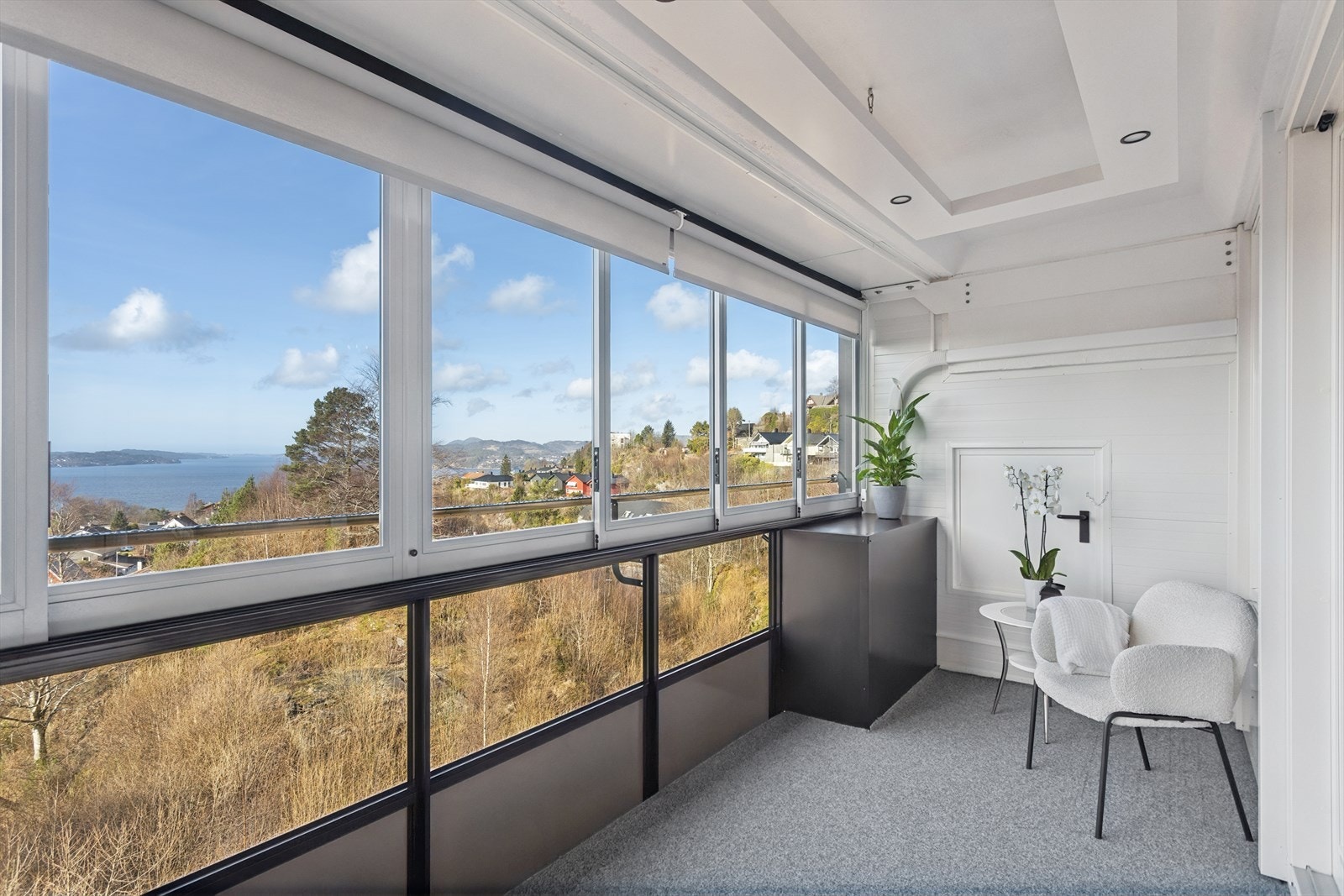 Den innglassede balkongen er ny i 2025 i regi av borettslaget. Galleribilde