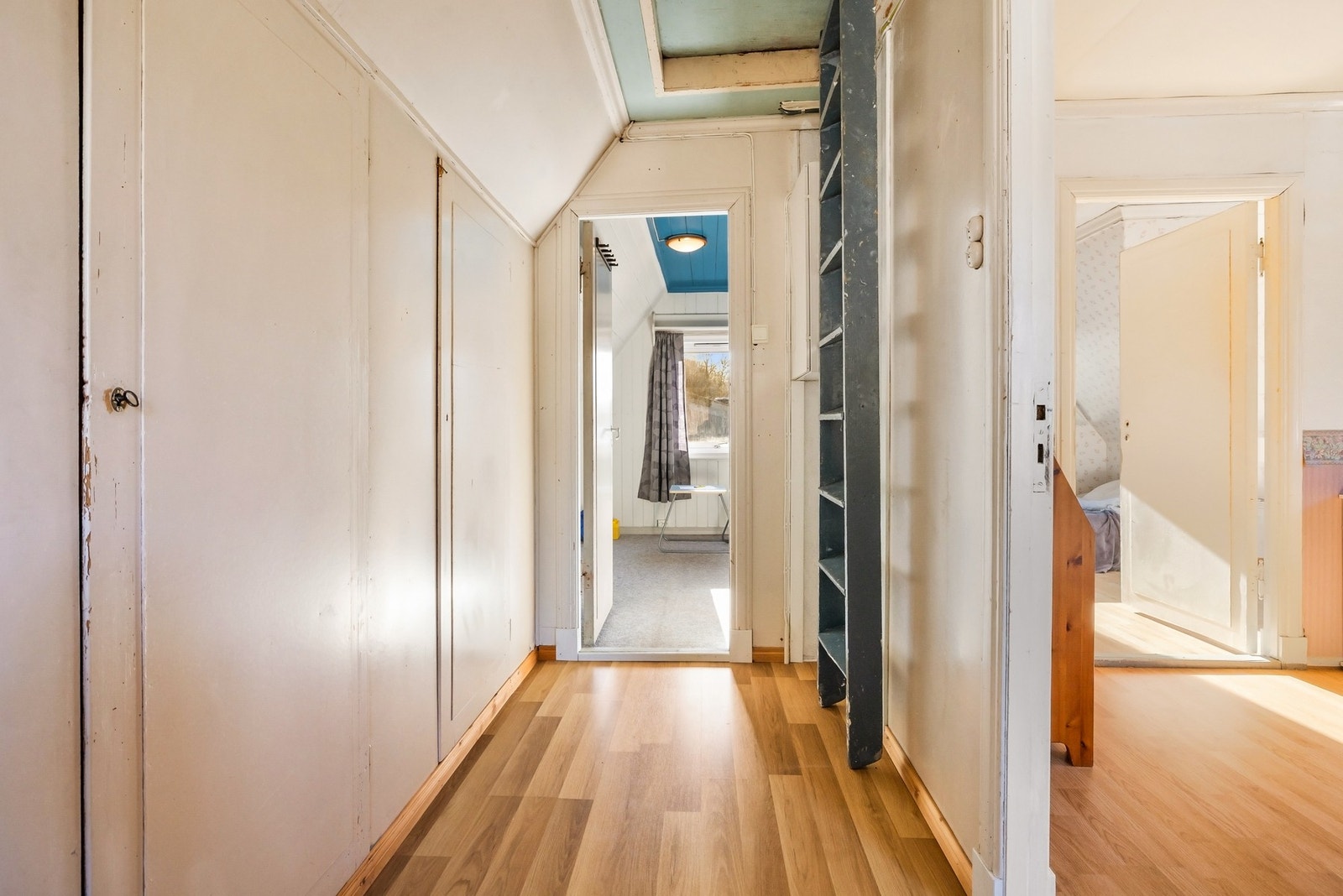 Det er mange oppbevaringsmuligheter i boligen Galleribilde