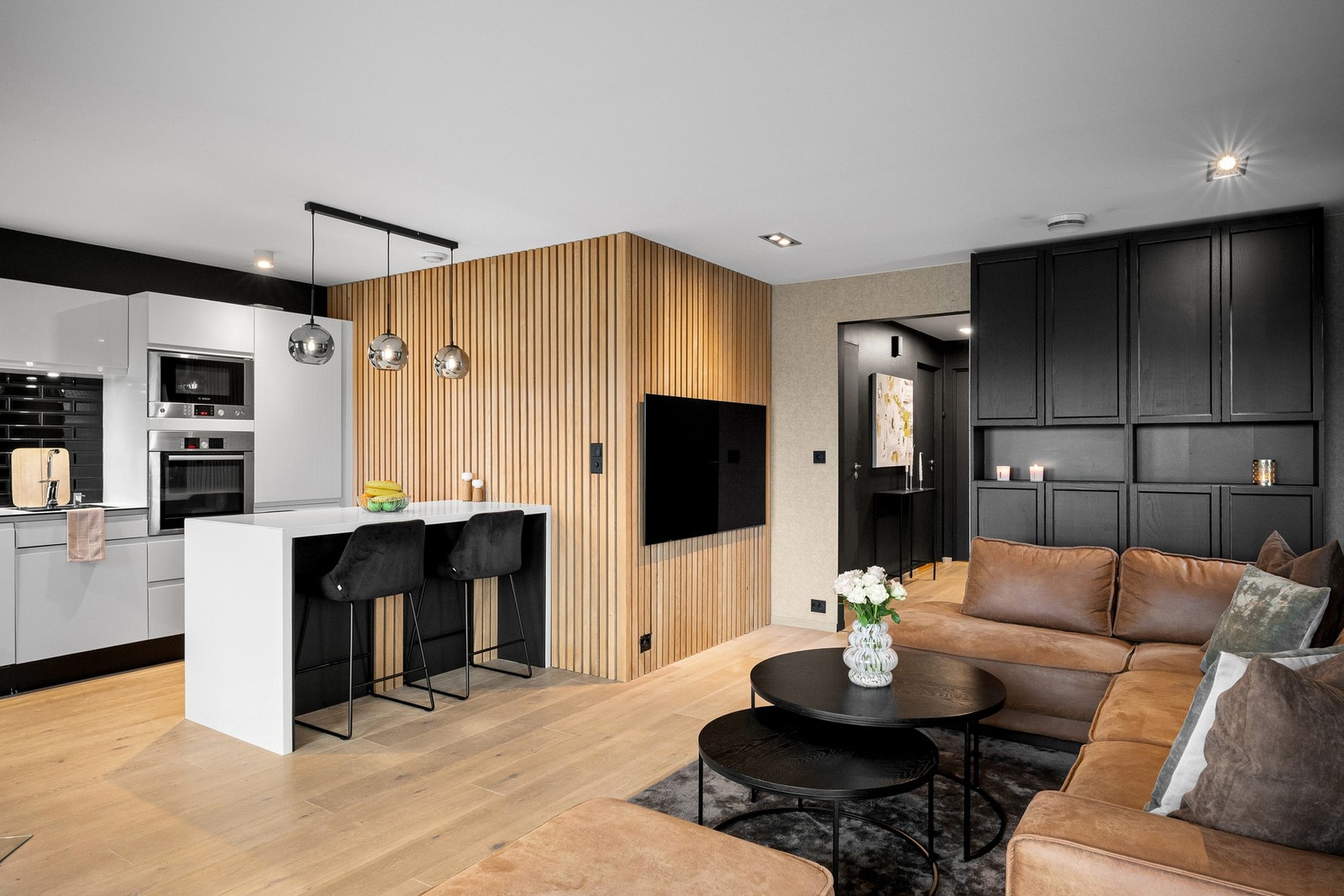 Rålekker 3-roms med romslig og åpen stue- og kjøkkenløsning - perfekt for sosiale sammenkomster Galleribilde