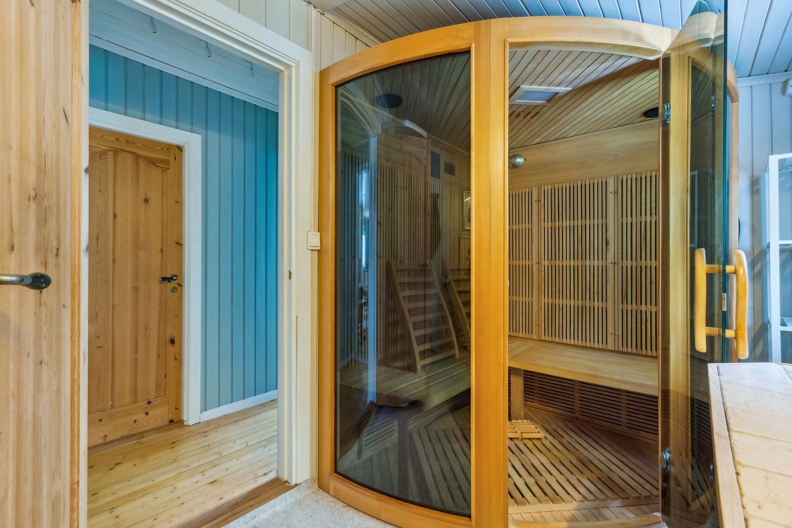 Montert infrarød badstue. Galleribilde