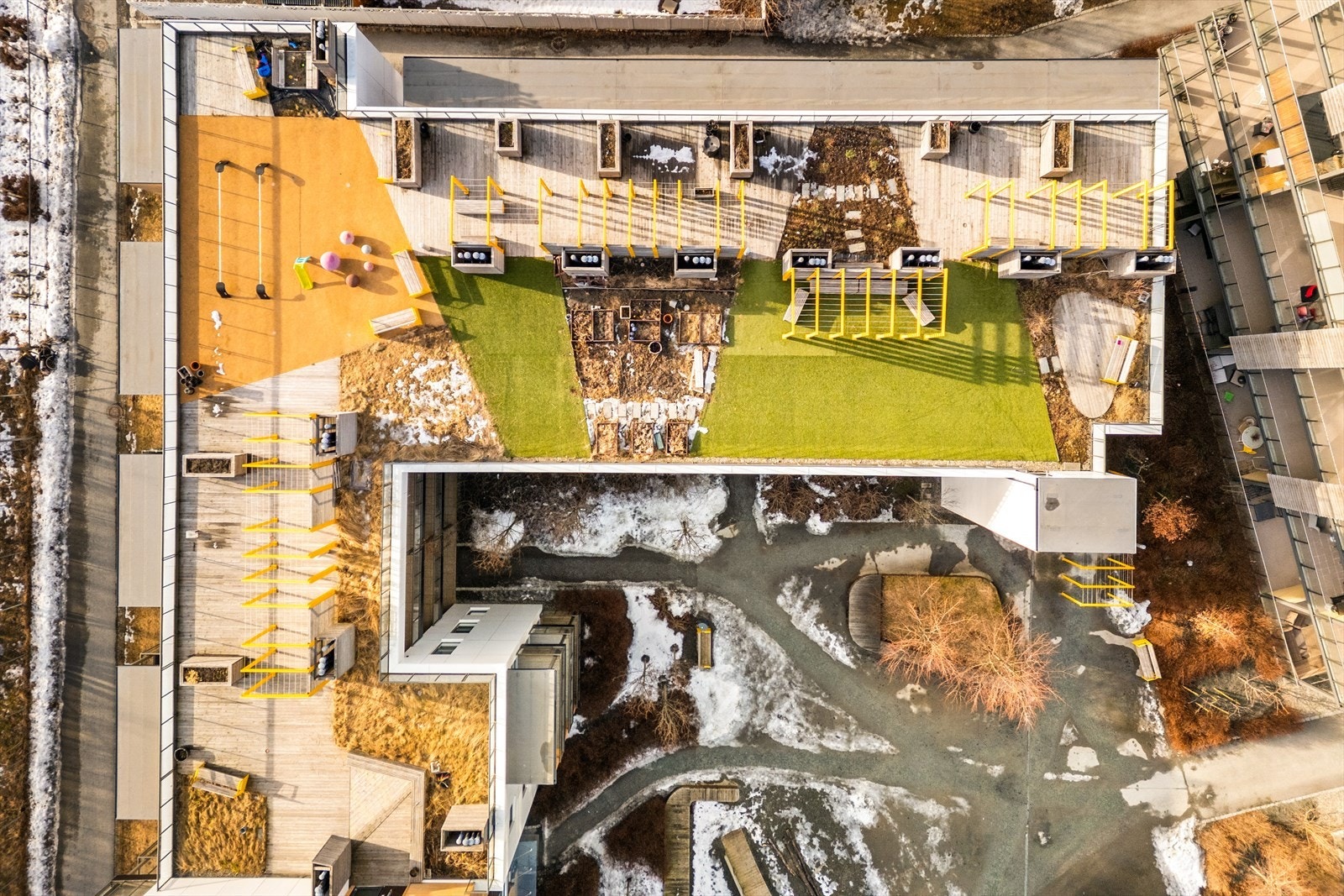 Borettslaget har en fantastisk takterrasse som beboerne kan benytte seg av. Galleribilde