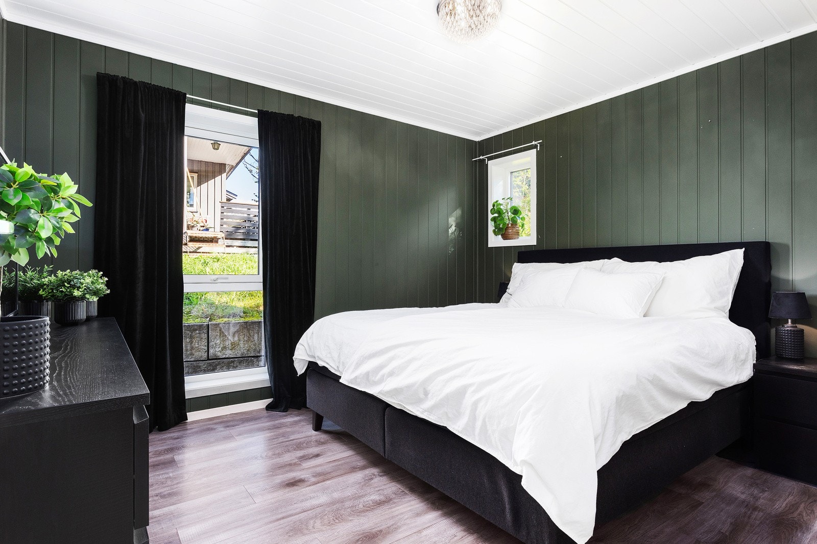 Det er 3 romslige soverom på hhv 8,8 og 11 m². Galleribilde