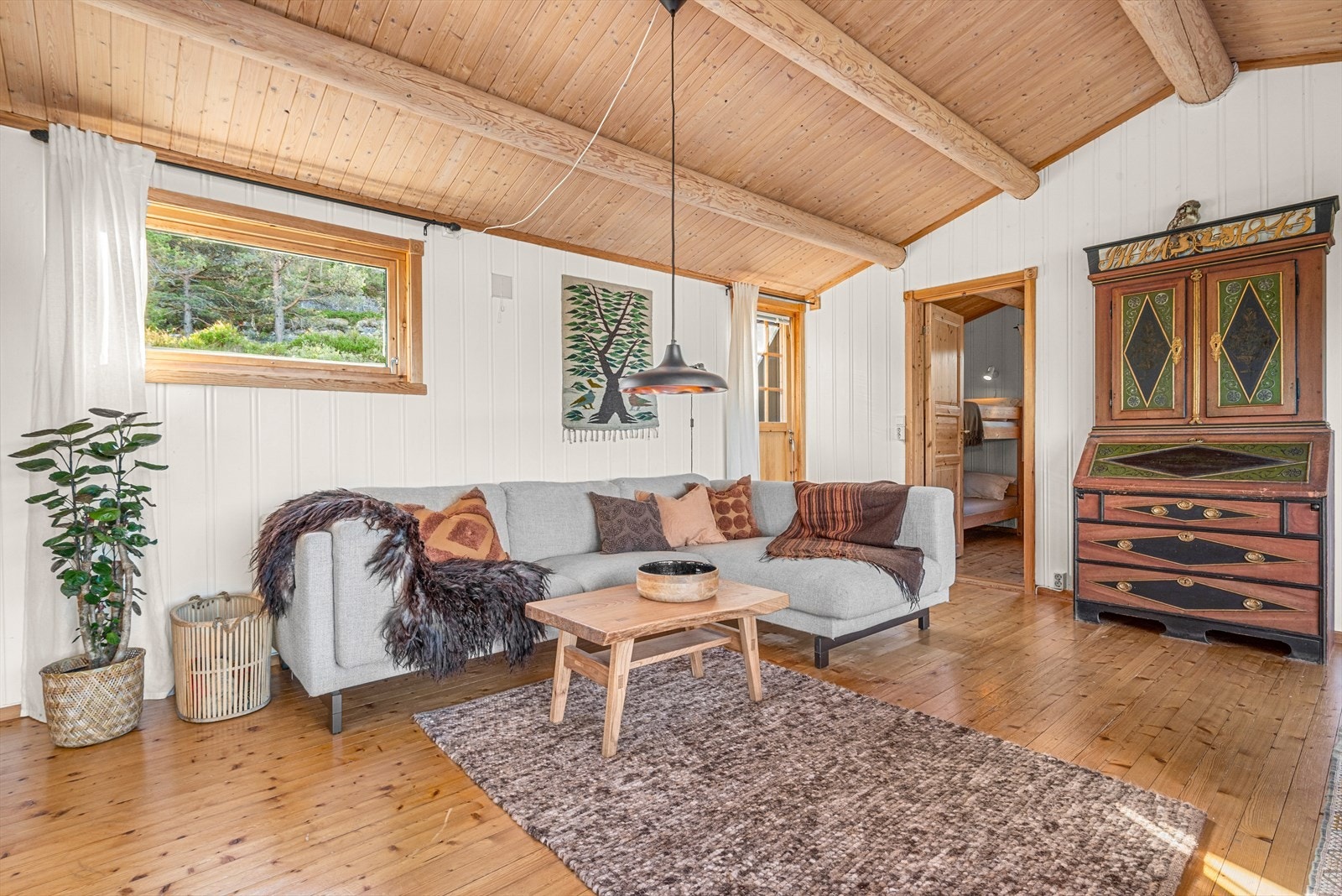 Romløsningen gjør det enkelt å innrede etter behov, med plass til flere soner. Galleribilde