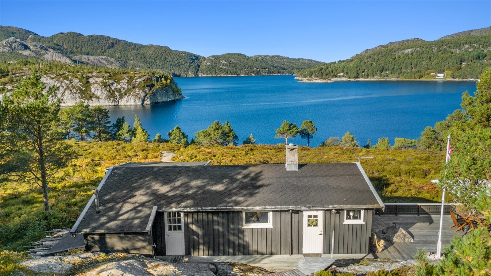 Fritidsboligen ligger ca. 1 time og 25 minutters kjøring fra Trondheim. Galleribilde