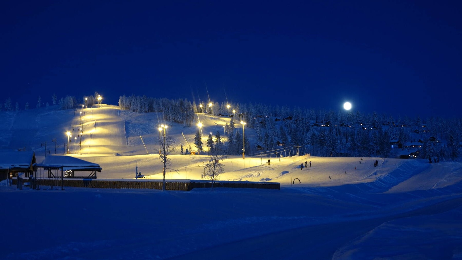 Fra alpinanlegget som også har kveldsåpent Galleribilde