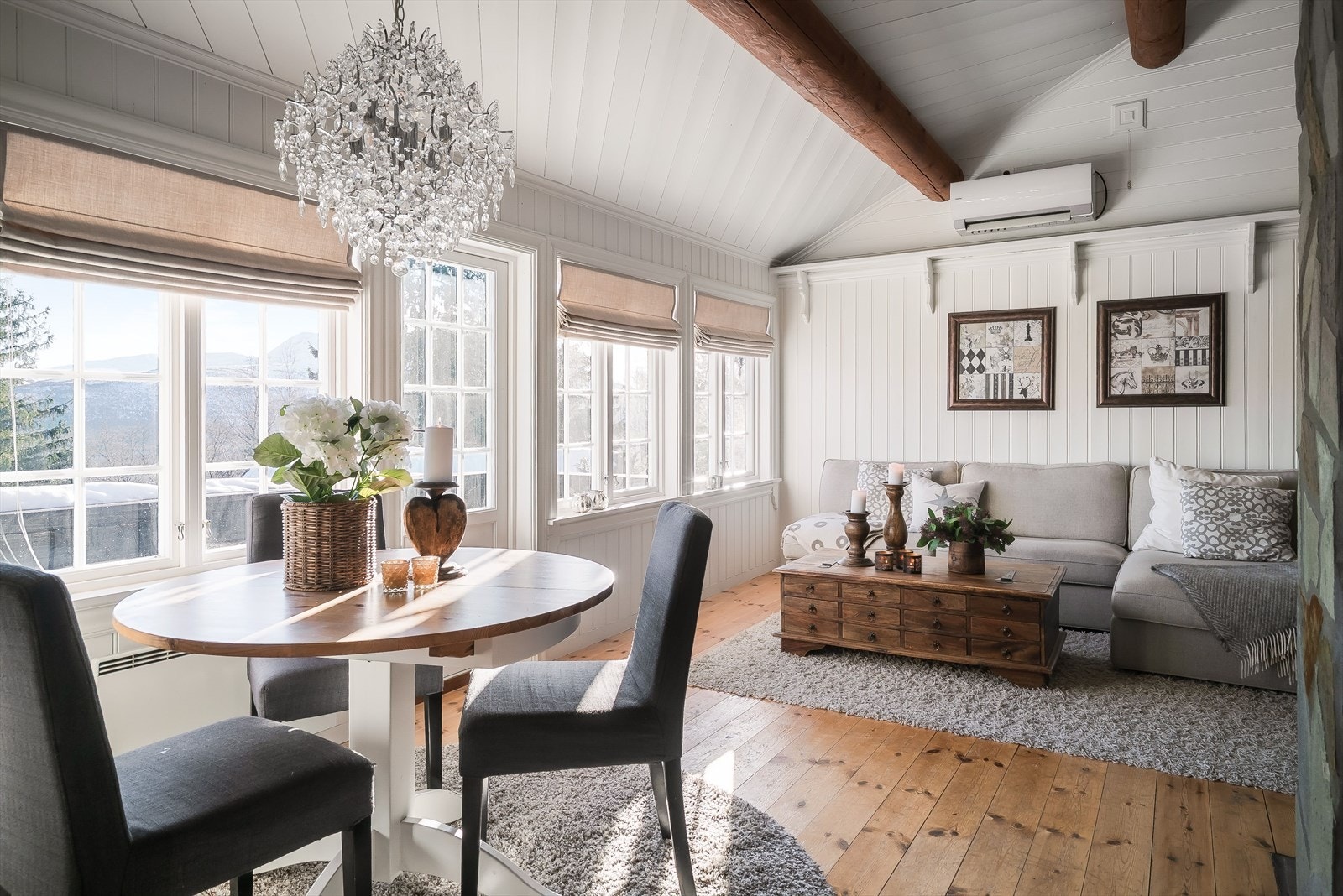 Gjester i annekset kan nyte eget privatliv samtidig som de har enkel tilgang til hovedhytte og uteområder. Galleribilde