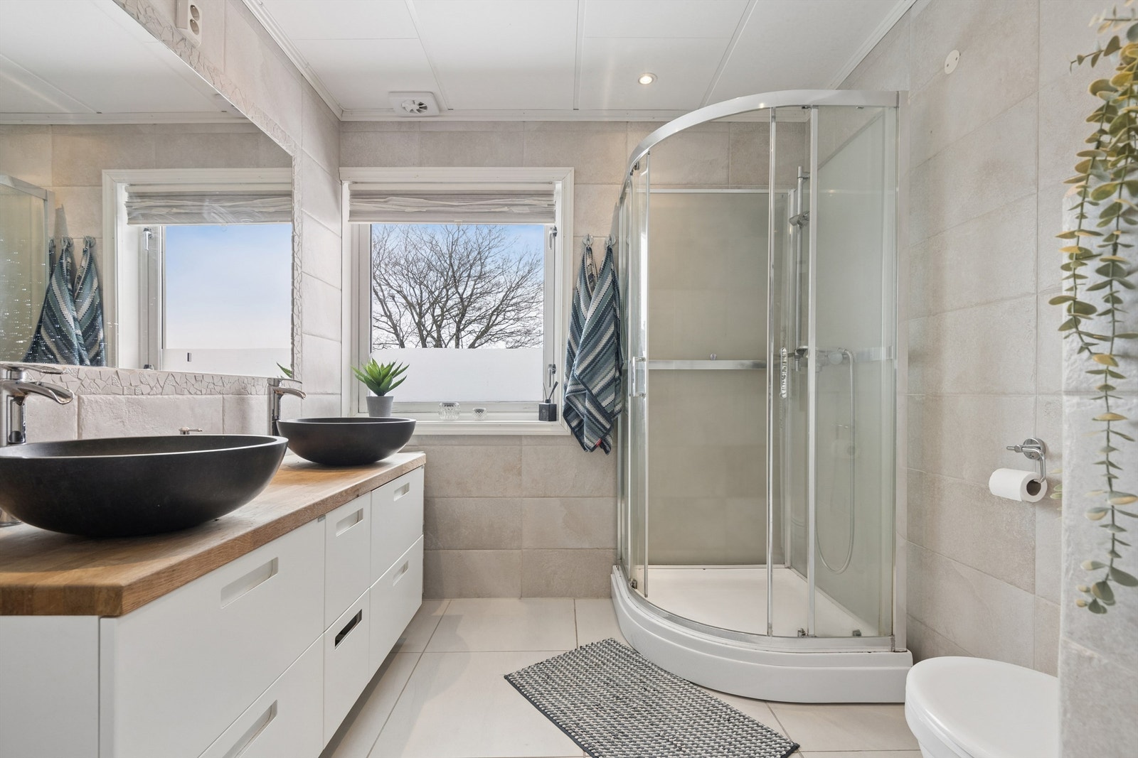 Bad 1. etasje. Galleribilde