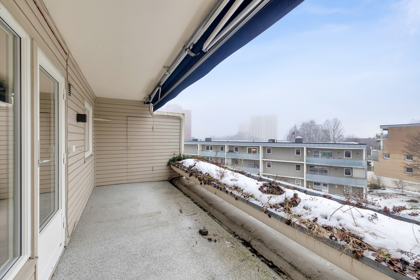 Fra stuen er det utgang til en flott og solrik terrasse på ca. 11,7 kvm. Galleribilde