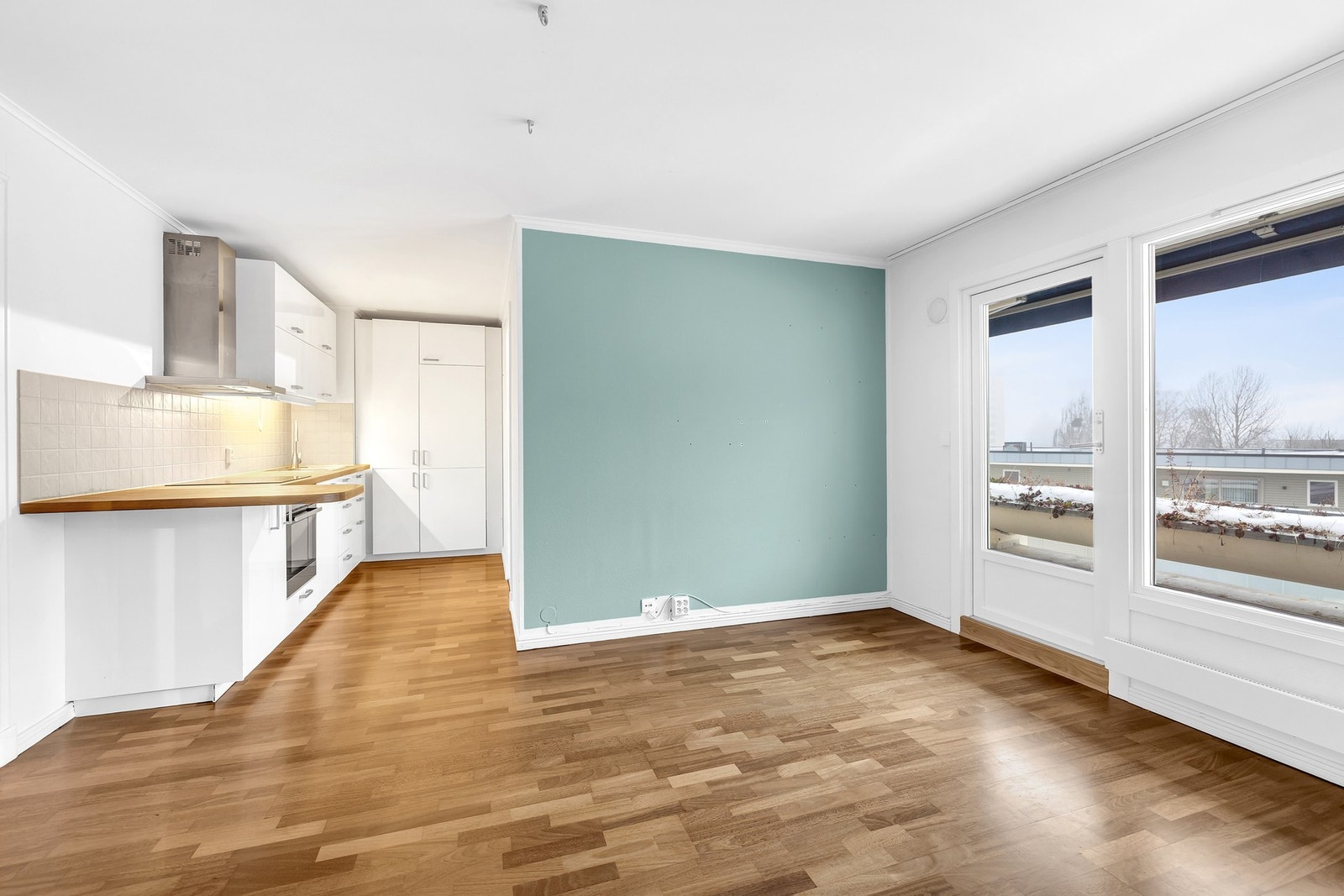 Balkongdør og vinduer er byttet i 2024. Galleribilde