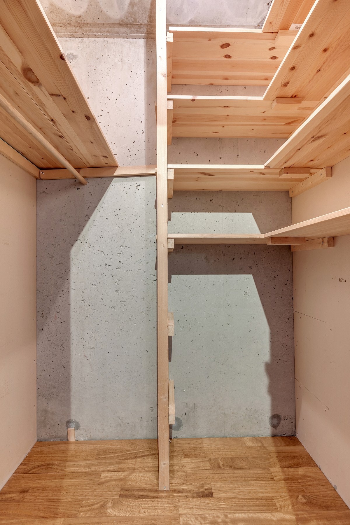 Innvendig bod med tilkomst fra entreen. Galleribilde