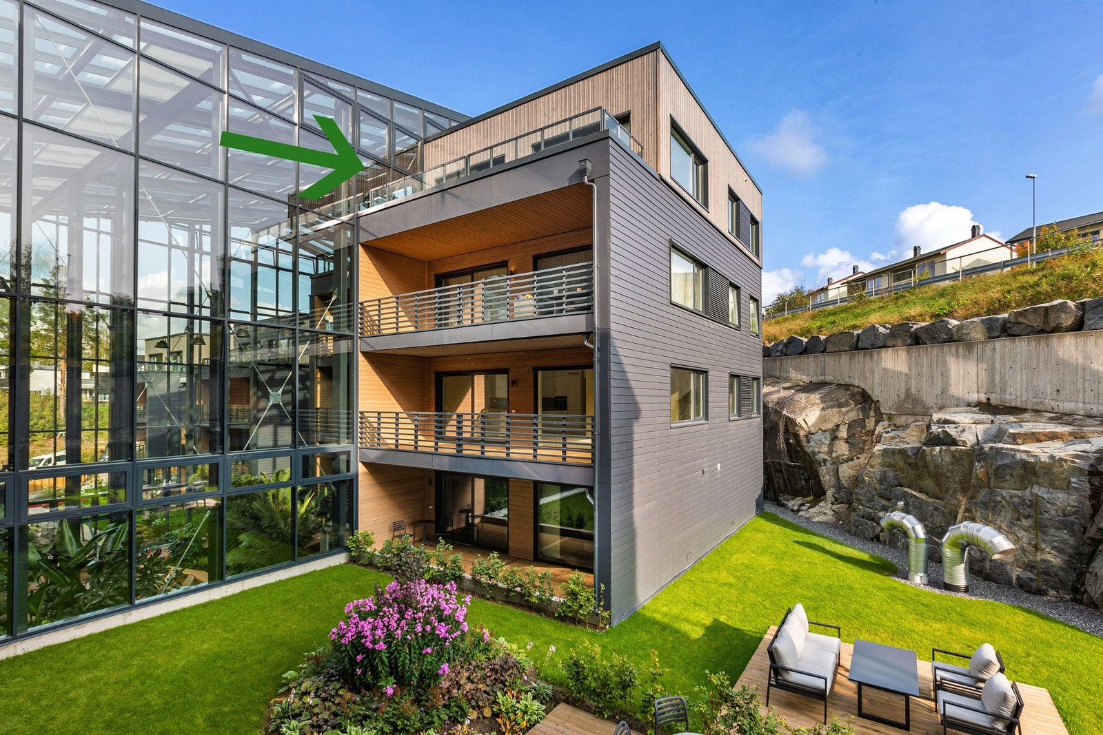 PrivatMegleren v/ Morten Liavaag og Vetle Haug Kristensen har gleden av å presentere denne lekre og moderne leiligheten i "Signaturhagen" med stor terrasse, vannbåren varme og flotte fellesarealer. Galleribilde