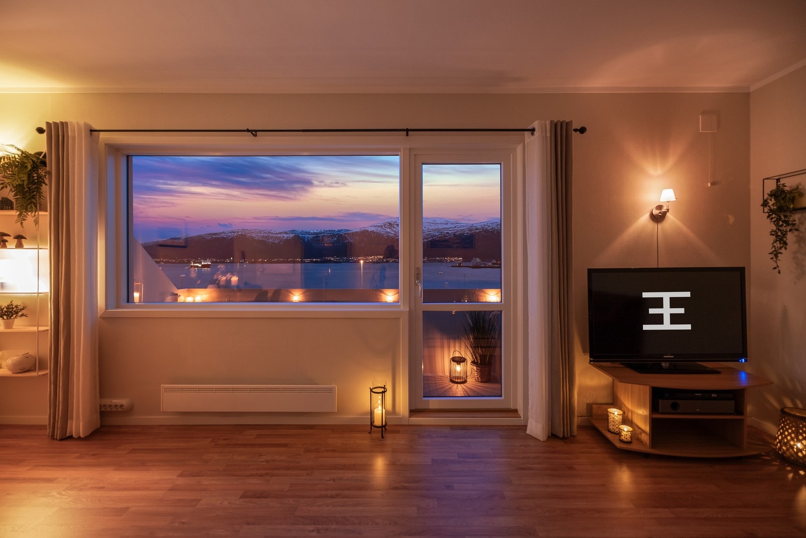 Den flotte verandadøren fra 2020 har glassfelt i både øvre og nedre del. Galleribilde