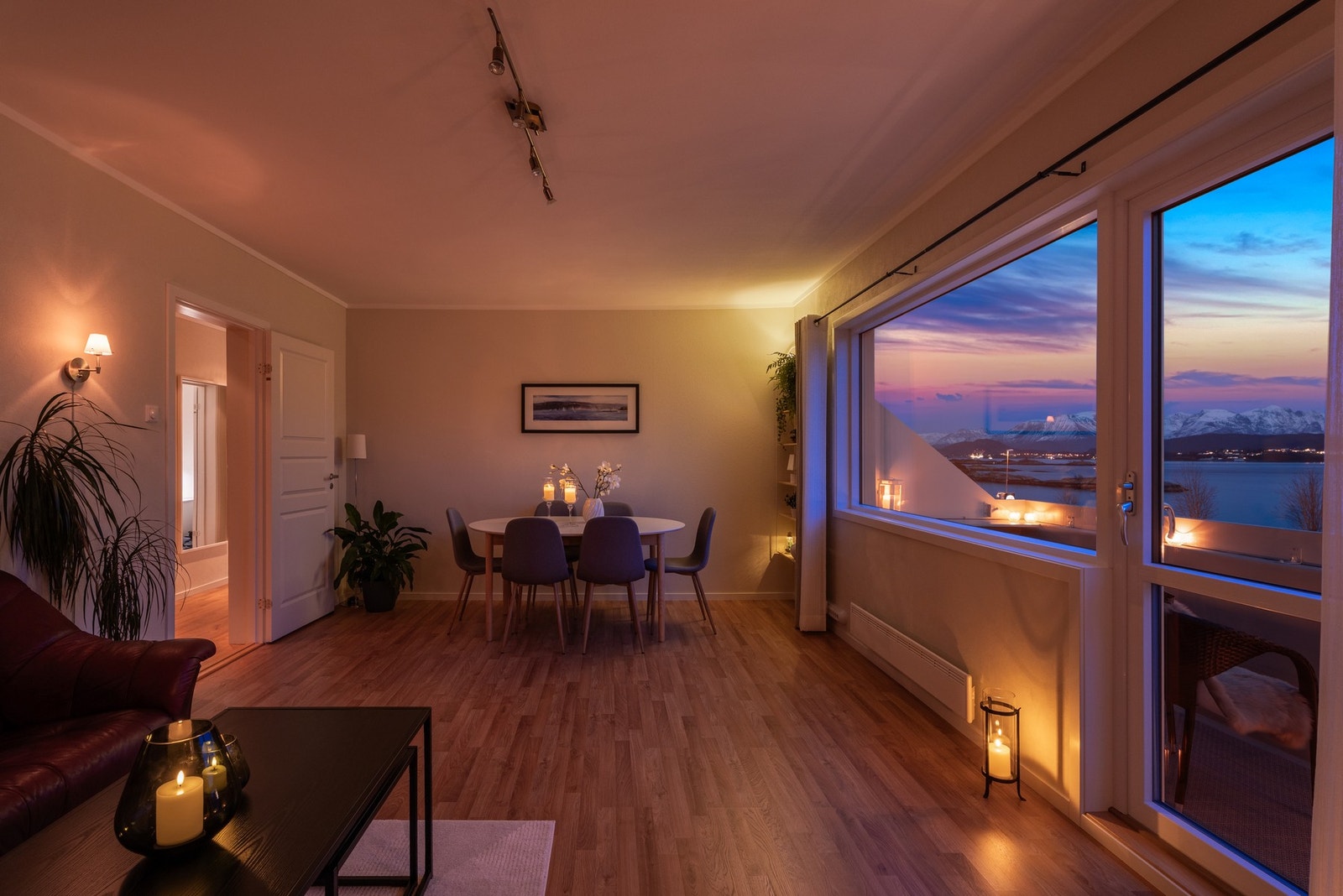 Om visningstidspunkt ikke passer, så kan du be om avklaring for privatvisning. Galleribilde