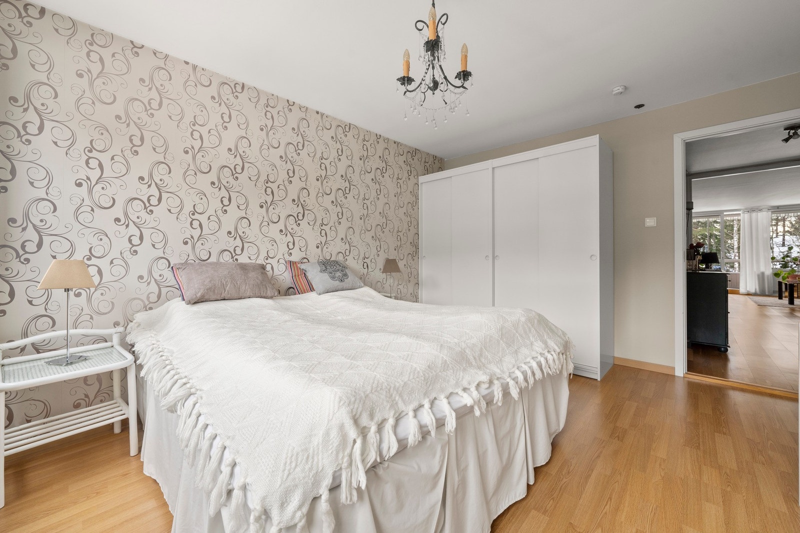 Det er også godt med garderobeplass på soverommet Galleribilde