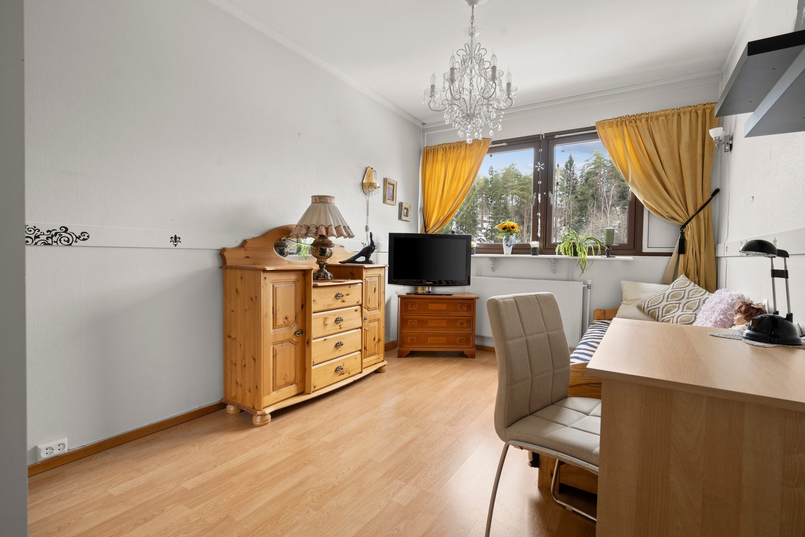 Soverom nr. 2 passer fint som barne-/gjesterom eller kontor Galleribilde