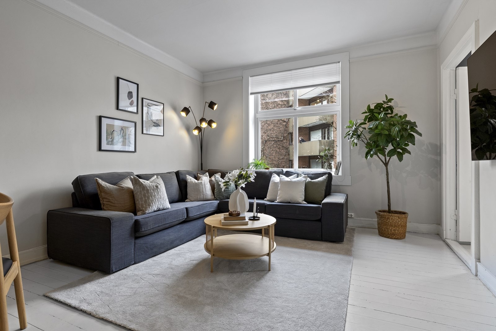 En gjennomgående og attraktiv 4-roms leilighet med attraktiv beliggenhet rett ved Ilaparken Galleribilde