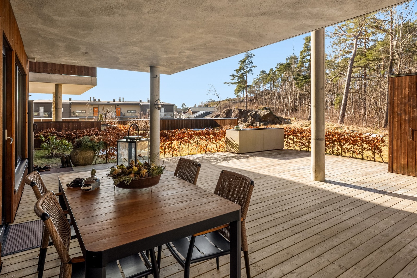 Sameiet ligger i Perlebukta på Jeløy, et nyere og attraktivt boligområde med en fin kombinasjon av leilighetsbygg og rekkehusbebyggelse. Galleribilde