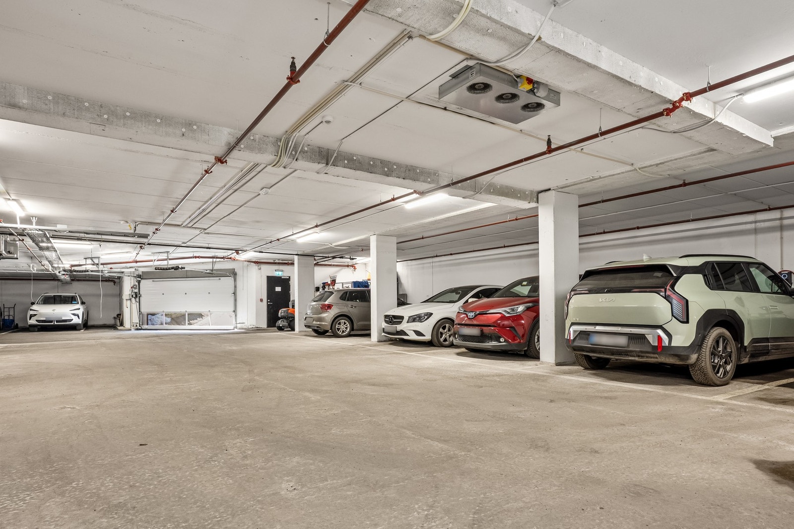 Leiligheten disponerer garasjeplass i felles garasjekjeller. Galleribilde