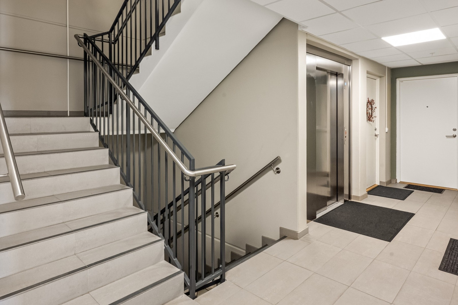 Heis til garasjekjeller. Galleribilde