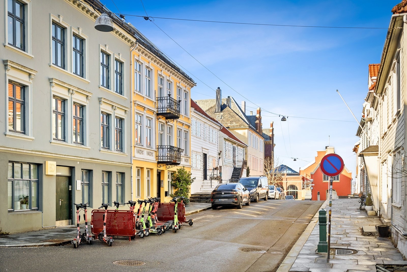På slutten av 1990-tallet ble store deler av gaten renovert, noe som har gjort den til en svært populær og attraktiv adresse. Galleribilde