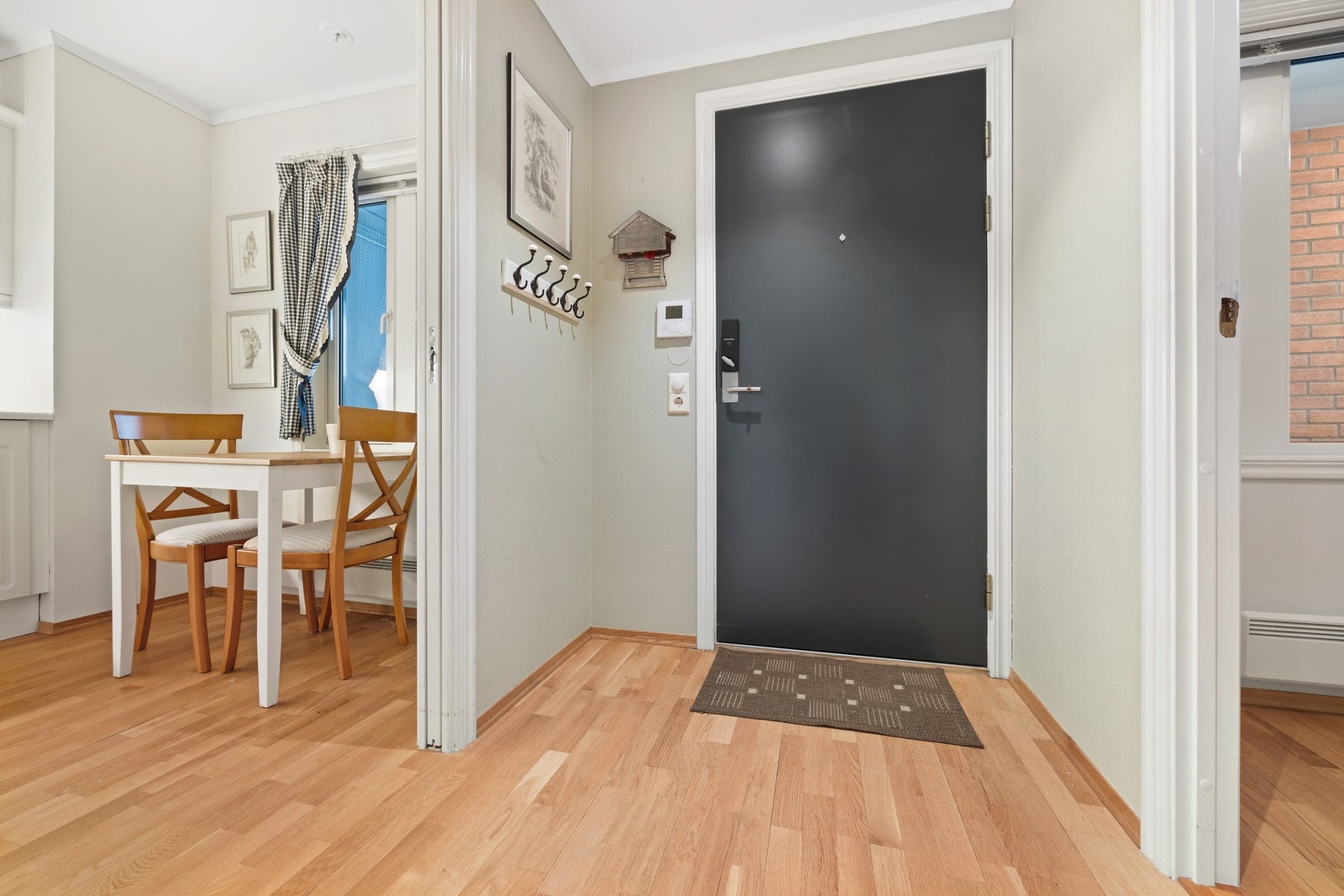 Entré/gang. Galleribilde