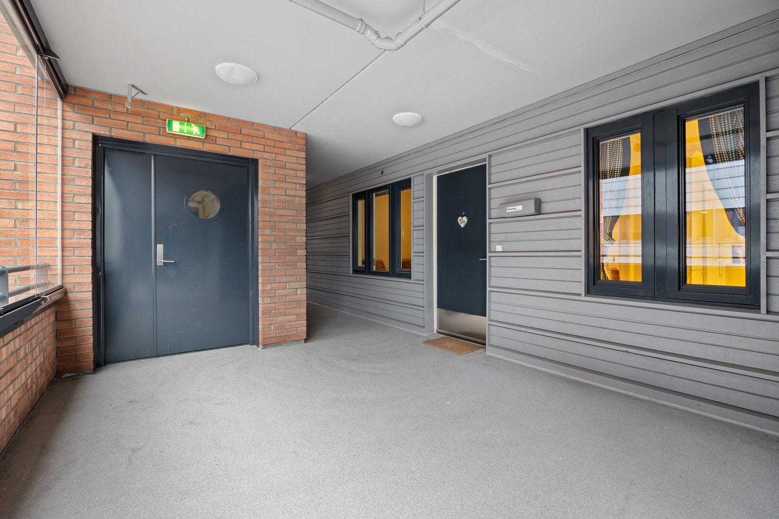 Felles svalgang. Galleribilde