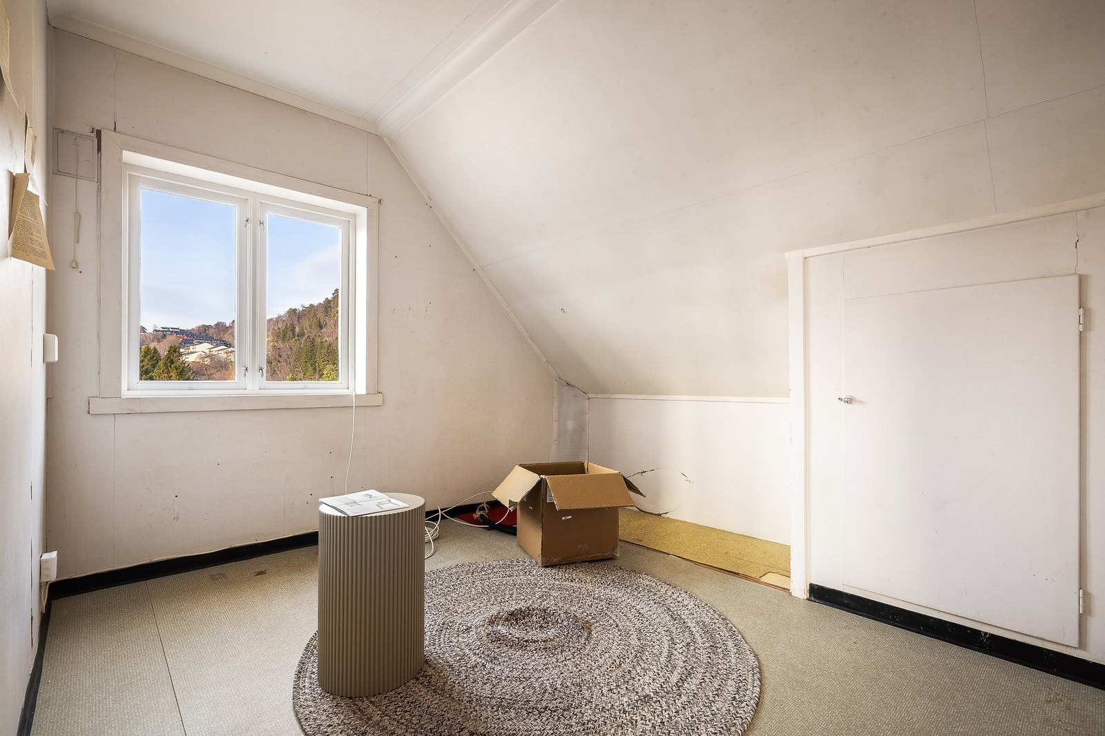 Soverom 3. Her er det lagt opp vannrør. Her har det tidligere vært kjøkken. Galleribilde